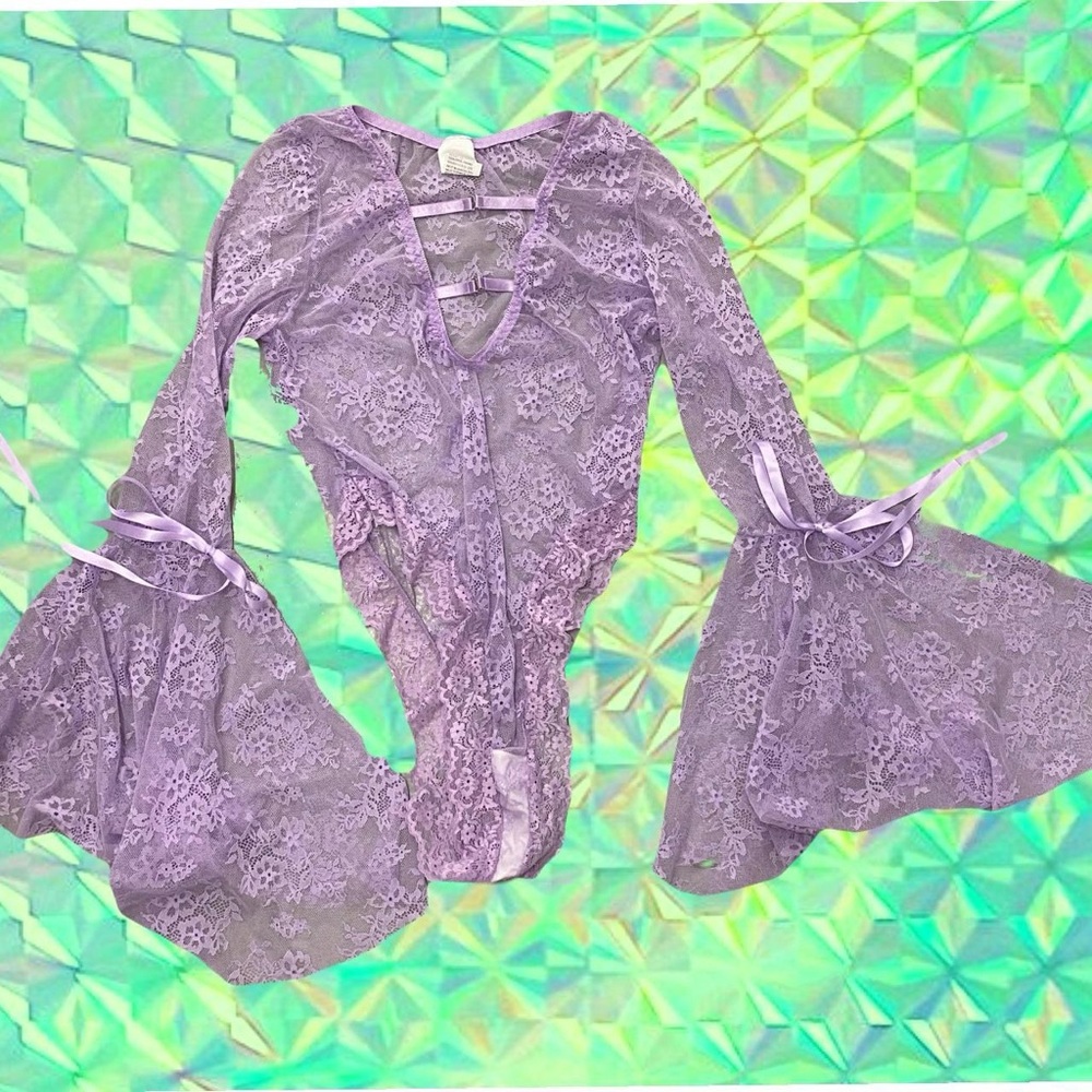 Lavender Lace Bell Sleeve Bodysuit